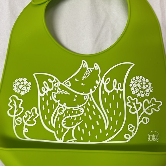 Modern-twist silicone bib bundle - Picture 4 of 5